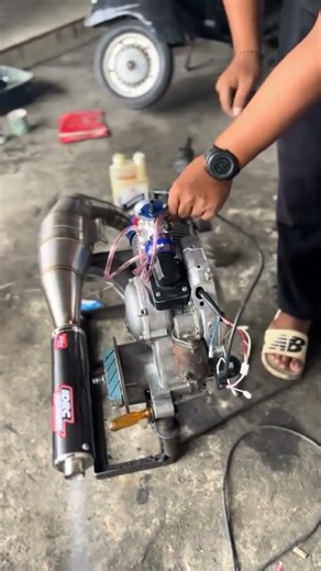 Test-running a racing Vespa Largeframe engine with a Parmakit 177 cylinder block #vespapx