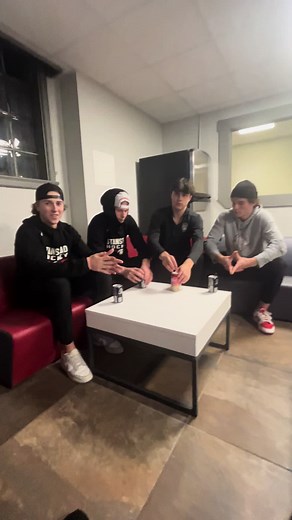 The 4some rated Delorms fizz vault with some wild and majestic flavours @Keith Lee @Coca-Cola @Dr Pepper #drinkreview