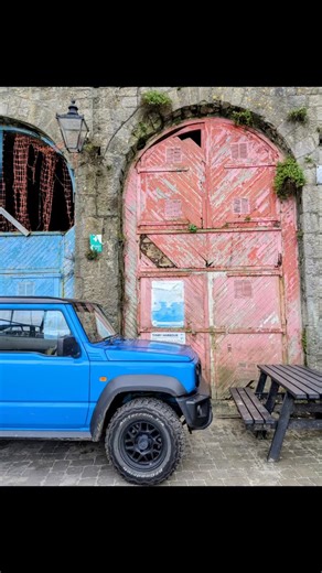 Tenby in winter. A different vibe to Tenby in summer, but we love it this way. A bracing, chilly walk and then into one of the many cafes or restaurants to fill up and warm up. #winter #endofdecember #outforawalk #beach #pembrokeshire | Orange Garden Design