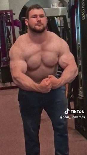 German Muscle Bear Bodybuilding Pose