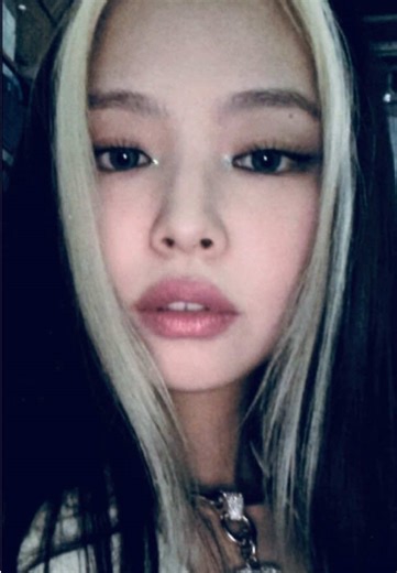 Jennie Kim Oreo Hair Edit