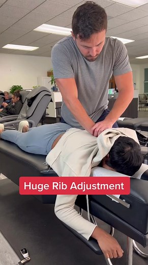 This Rib Adjustment can help that shoulder 👌🏽#chiropractor #fyp