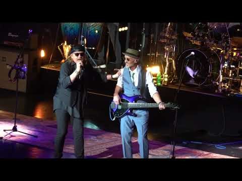 2026 03 01 Toto - Hold The Line