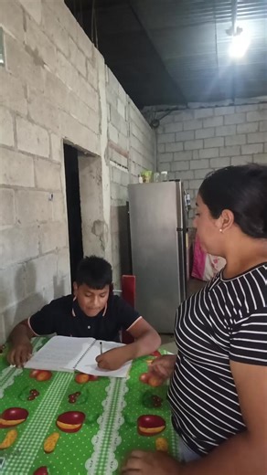 jaja la rata de mi papá y la perra de la vecina 🤣🤣🤣😂😂😂😂#risasjajaja #humor #mathiyeli #comedia #paratytiktokviral