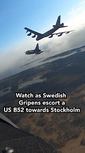 What a setting for a flight! ✈️ From the cockpit, a unique view of 🇺🇲 B-52 and 🇸🇪 Gripen flying in partnership, united in our capability and resolve to defend our Alliance, its citizens, territory and values. We stand together in support of a safe, stable and secure Euro-Atlantic region. 💪 En 🇺🇲 B52 Stratofortress och två 🇸🇪JAS 39 Gripen flyger som allierade, förenade i vår förmåga och beslutsamhet att försvara alliansen, våra medborgare, våra territorium och våra värderingar. Vi står t