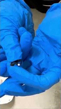How to change a wax guard/filter on a OTICON Hearing Aid 🦻