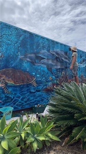 18 reactions | Aerosol, Under water scene Art work on Shipping container . | Kms Art | Facebook