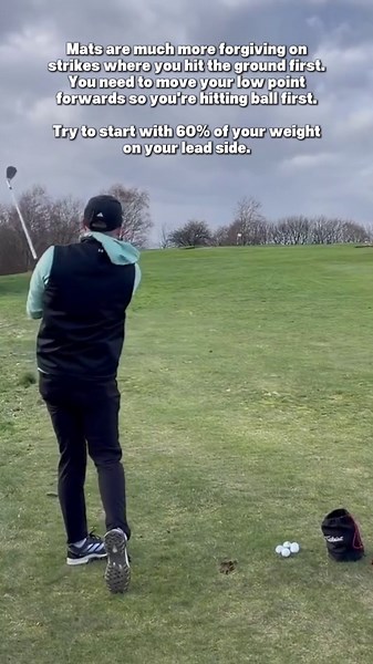 Struggling with Pitch shots after moving from a Mat to Grass? 👀 #golftips #golflife #golfpro