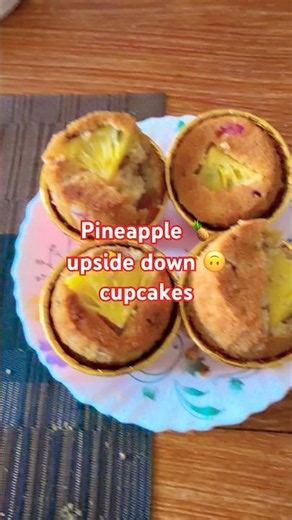 Pineapple upside down cupcakes 🧁 🍍