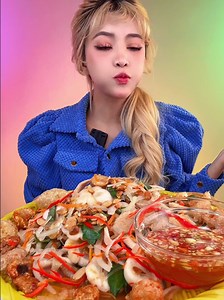 🤗Hôm nay Tóc Vàng mới ăn được gỏi gà măng cục hot trend luôn á bạn.. ngon ơi là ngon luôn ❤️❤️ Cám ơn bạn đã xem video của Vàng 🙏🙏🙏 ❤️ Nếu bạn quan tâm những sản phẩm Vàng hay dùng thì bấm vào link bên dưới giúp Vàng nè 👉 https://tocvang.passio.eco Cảm ơn bạn rất nhiều 🙏🙏🙏 Bye bye hẹn gặp lại bạn vào video lần sau 👋👋👋 | Tóc Vàng hoe