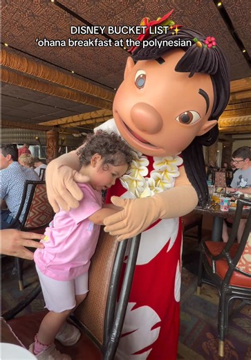 This was hands down the best character breakfast we’ve ever had. The food, the characters, everything was just perfect for my toddler 🥹 we’ll never forget this one. ✨ #disneyworldtrip #disneywithkids #characterbreakfast #ohanabreakfast #MeuPetÉOStitch