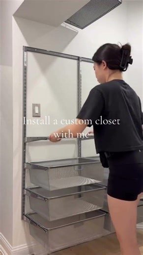 Absolutely love how an elfa custom closet can completely transform a space in just a few steps!👷🏻‍♀️