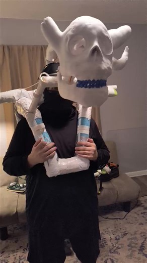 Head mirroring and mouth are complete along with the under skull of the Lich. Thanks for the helpful tips on things to buy like the foam clay if you want to support me check my link in bio, thanks as always #adventuretime #thelich #costume #cosplays #renfaire