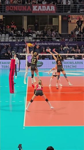 How to Make a Pro Block? 🏐🔥 #volleyball #volleyballblock #problock #volleyballskills #shorts