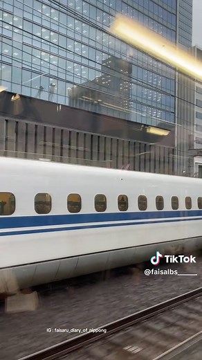 Kereta Biasa Nyalip Shinkansen: Video Unik di Jepang