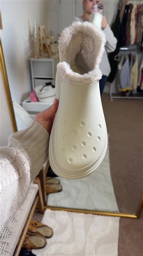 Crocs stomp lined shorty boots are everything! These platform ankle boots are a mix of fashion and functional - the perfect rain or snow boot! @Crocs #crocsboots #tiktokshopcybermonday #tiktokshopblackfriday #tiktokshopcreatorpicks #rainboot