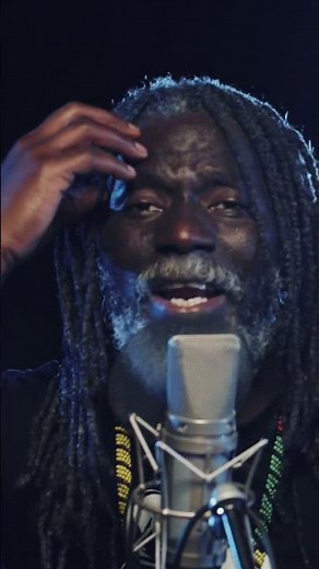Tiken Jah Fakoly et Djely Tapa - Le monde est chaud | Les classiques ICI Musique