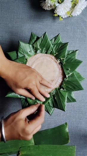 Shiba Craft on Instagram: "Waste Banana Leaf Boat Craft Ideas/Best Out Of Waste #shorts #instagram #amazing #diy #craft #viral #trending #bestoutofwaste #boat"