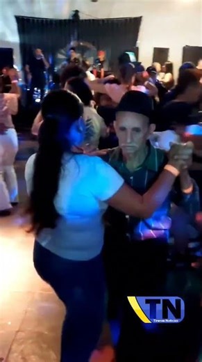 Alegria que inspira: seu Orlando Pimenta Braga mostra que felicidade não tem idade! 💃🕺