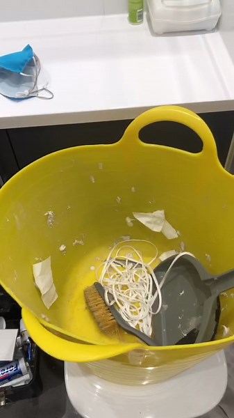 How to Remove Old Silicone Bath Sealant: Step-by-Step Guide