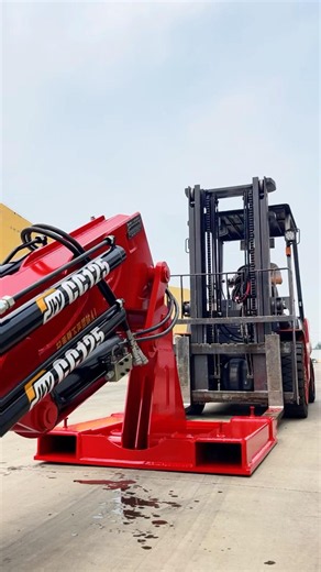 "Through-leg forklift with flying arm crane" #construction #machinery #Forklift #crane #factory