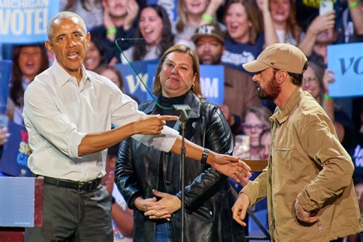See Barack Obama rap 'Lose Yourself' after Eminem introduces him in Detroit