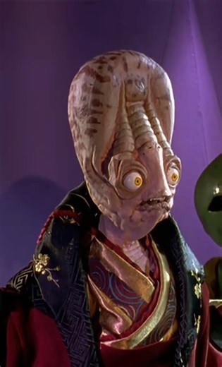 Alien scientist exhibits spectrum #animation #alien#tea