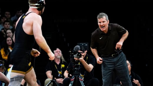 Iowa wrestling vs. Wisconsin dual results, highlights and interviews