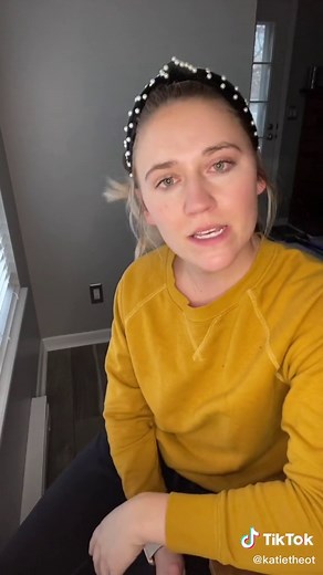 Have you used a visual schedule before? #parentingtips #childdevelopment #pediatricoccupationaltherapy #fyp #visualschedule #greenscreen