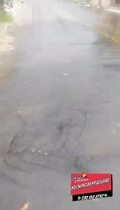 Texto recibido En la caja de agua potable de Altex Citrex, hoy por la tarde el agua ya rompio el asfalto, que acaba de inaugurar el presidente municipal hace unos dias, en esete video el agua brotó en la banqueta de enfrente asi estuvo por horas regandose el agua, gracias #MartínezdelaTorre #DenunciaEntuCiudad #DenunciaCiudadana | Denuncia Ciudadana Martínez De La Torre Ver.