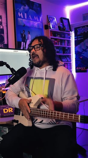 A R I E L G A R C I A 🇲🇽 on Instagram: "Little bass lesson. @level42official Lesson of Love. Greatsong for a bass lesson. - - #bassleson #bassist #groove #explore #fyp #reels #level42 #markking"