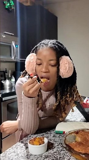 This Peach Cobbler Is Delicious & Easy to Bake #dessertrecipe #christmasbaking