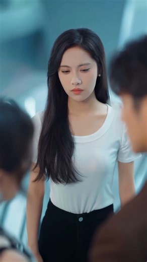 🎁 New Year Limited-Time Offer, watch more👉https://dramabox.onelink.me/dqUm/y2vhekzc Three years after divorcing Greg, Debbie finds happiness again—she marries Owen Wilde, a wealthy and devoted tycoon who cherishes her deeply. #DramaBox #dramaboxshorts #ExHusband #GlowUp #PowerCouple #TooLate | DramaBox- movies&drama