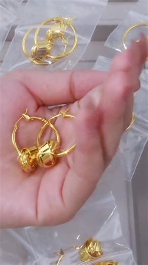 Stylish Twist Pendant Earrings for Everyday Fashion