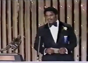 🏈On December 8, 1977 Texas Longhorns running back Earl Campbell won the 43rd Heisman Trophy Award. Campbell led the nation in rushing as a senior in 1977, with 1,744 yards and 19 touchdowns. He became the Texas Longhorns' first winner of the award.🏈 #TheTylerRose | Davenport Sports Network