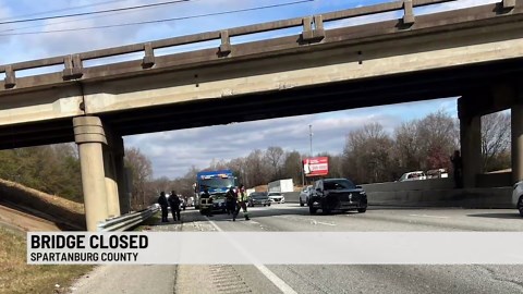 Upstate bridge over I-85 hit by semi-truck, closed until further notice