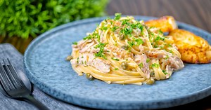 Creamy Lemon Chicken Pasta with Garlic and Capers