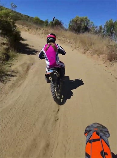 Hollister Hills chasing Brooklyn Rippin 2 strokes for life