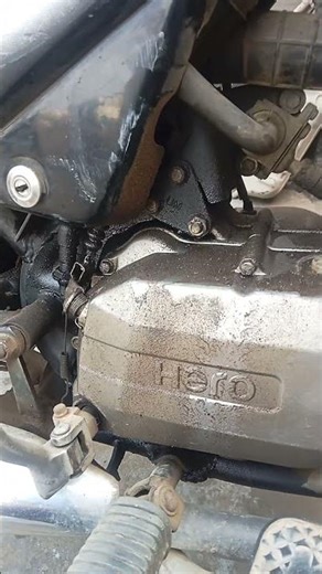 itni Badi problem engine leakage oil 😱😱#itni famous gadi#YouTube shorts videos #yah to viral Ho Gaya