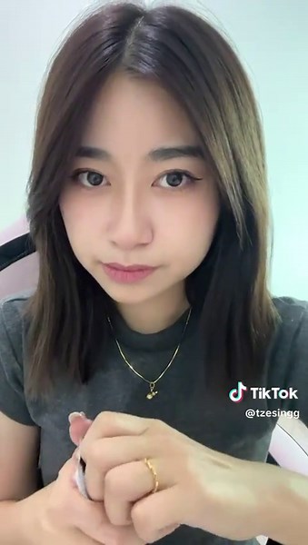 平时不想戴眼镜，又想要眼睛舒服不干涩？Clariti Lens就是最好的选择啦！无需隐形眼镜护理液，也不用清洗/收藏隐形眼镜，出国旅行带上它真的很方便，用完即丢！ 好消息～ 现在购买Clariti lens还有机会赢取RM50的tng cash back或丰富奖品 有Iphone 15 Pro Max, PS5和 Ipad哦！赶紧把你们的月抛 都换成Clariti Lens吧！ . . . 如何参与： 1. 购买任何 CooperVision 参与产品。 2. 将姓名、身份证和清晰的 收据照片发送至 60 18 388 1667 3. 使用标签 #CooperVisionMY 在社交媒体上拍摄并分享您购买的产品！ #CooperVisionMalaysia #Biofinity #ProFit #clarity1day