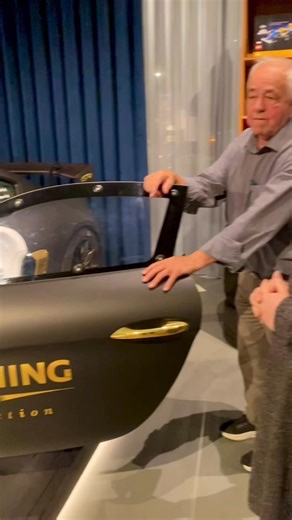 Mere Haaning Collection…og her Erik Haaning ham selv😊 flink flink fyr…her i tale med Thomas Korgaard og Rune Korgaard omkring de i sidste uge vandt Sjællands mesterskabet i rally sammen i deres fine VW golf 1 GTI.(far og søn)…super godt kørt!! Og 1000 tak for en dejlig dag…❤️ | Tim Ibsen