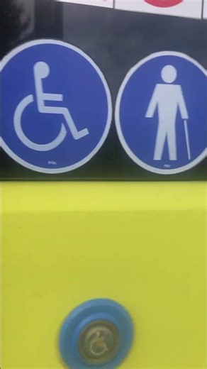 Przyjazd autobusu solaris urbino 10,5