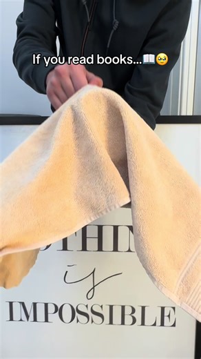 If you read books ✨🥹 #fakewindow #fyp #unitedstates #booklovers #darkfantasy