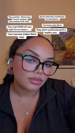 Ewww who is this hater 🫩🤢 they want to take food off your table, muddy your reputation, and then some!!!!!! God will sit them down… no need to do anything 👌🏽🙂 #fypシ #tarotreading #Message