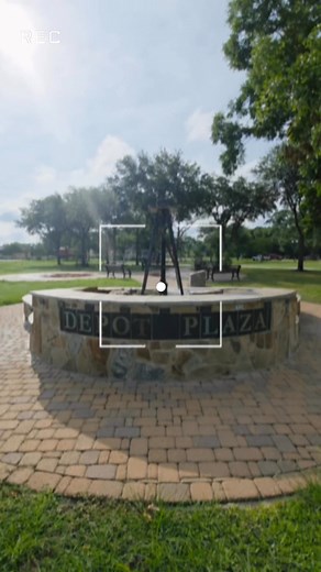 We ❤️ Saturdays in Downtown Tomball! Looking to connect with nature? Come to Tomball. Want to find fresh local groceries, great food, or unique gifts? Come to Tomball. Trying to explore fun educational places and beautiful scenery? Come. To. Tomball! We know you’ll love it here too, so do yourself a favor and come to Tomball! 😘 | Tomball Is Texan for Fun