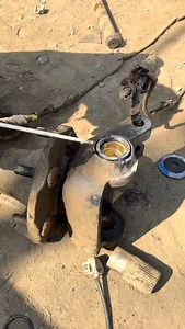 Greese seal 👌 @bhatengineeringworks @bhatzdanishh @kashmircinematicstyle #jcb #komatsu #johndeere #construction #newholland | BHAT Engineering Works.