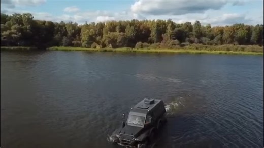 AVTOROS Shaman 8x8 Amphibious Truck sailing on the lake like a boat does.. 😮😮 | Russian Extreme Offroad Trucks