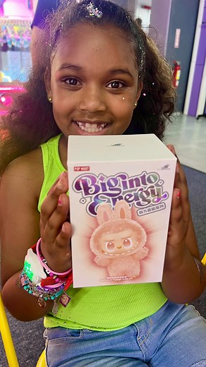 Luna unboxed her very first Big Energy Labubu and the excitement was real! 💥🧸 Before even opening the box, she made her guess… and she was right! 🙌 Her reaction was everything — full of joy, giggles, and that big Labubu love. Watching her connect with her new collectible was the sweetest thing ever! 💖✨Let’s just say we’re Labubu fans now! #BigEnergyLabubu #LabubuUnboxing #FirstLabubu #UnboxingMagic #ToyCollector #MiniToyHaul #LunaLoves #LabubuLove #KawaiiCollectibles #SurpriseUnboxing #KidRe