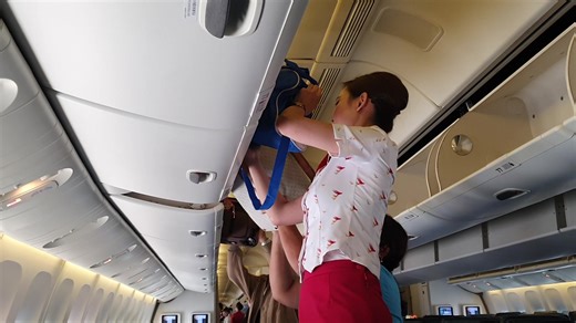 Exceptional In-Flight Service by Cathay Pacific Cabin Crew