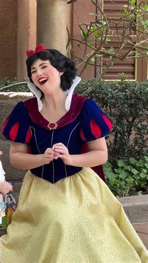The pretty and adorable Snow White at Disney World.